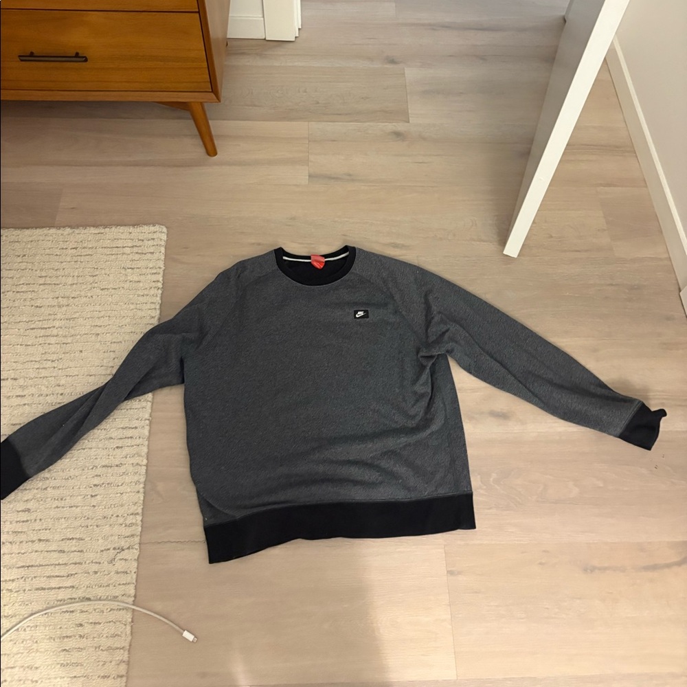 Nike crew neck